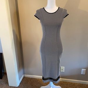 Cap sleeved checkered midi dress